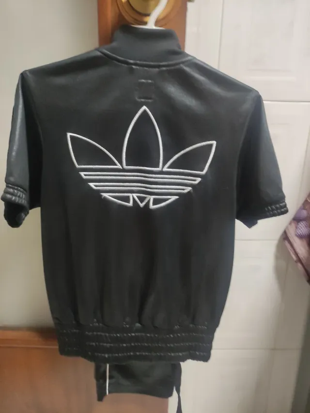 Chaqueta,pantalon, Adidas,nike  Negra brillante.