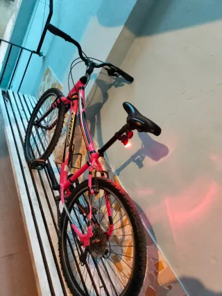 Bicicleta Orbea rosa