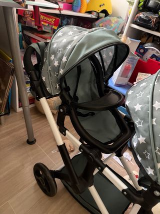 Carro gemelar de juguete