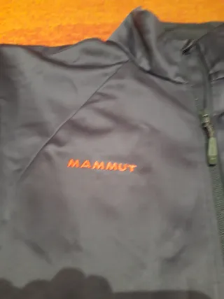Cazadora Montaña Mammut XL Softech