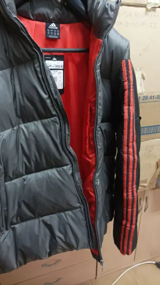 Chaqueta Adidas Negra y Roja Nueva