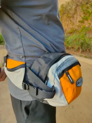Riñonera Deuter Naranja y Gris
