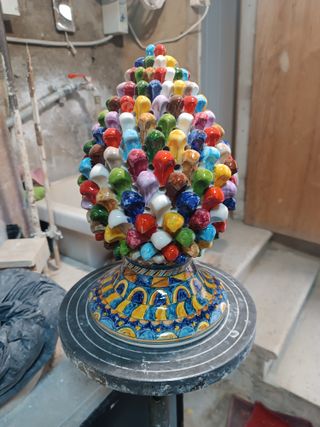 Pigna traforata Caltagirone cm 30