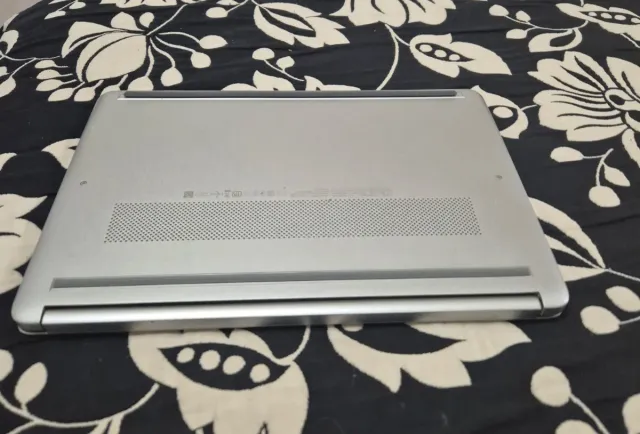 Portatile HP AMD 3050u, 8GB RAM, SSD 250GB, 14"