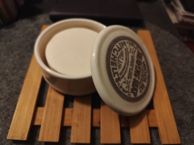 Jabón de afeitar Mitchell's Wool Fat