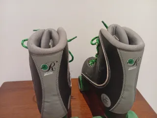 Patines 4 Ruedas Adulto Negros y Verdes