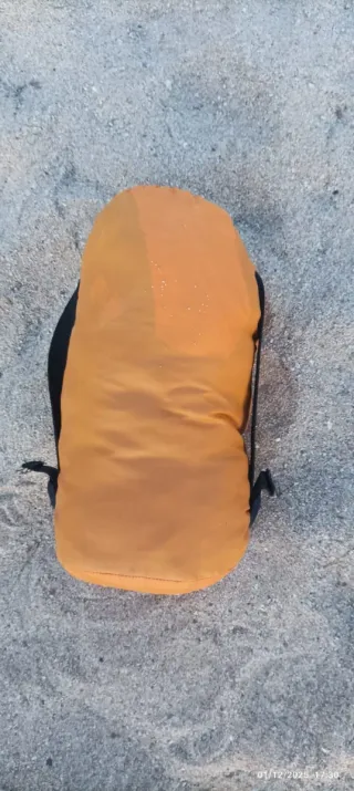 Colchoneta hinchable camping y saco de dormir