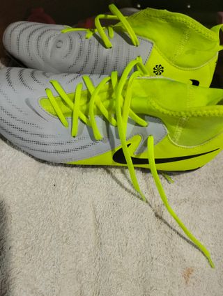 Tenis Nike Grises y Amarillos