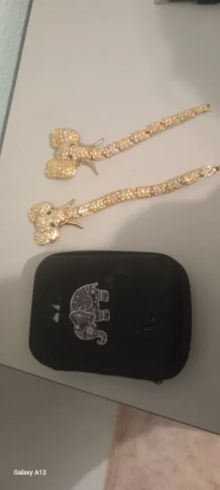 Colgante elefante con diamantes