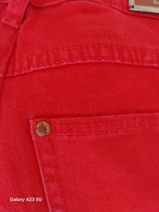 Pantalón vaquero recto Pedro del Hierro rojo