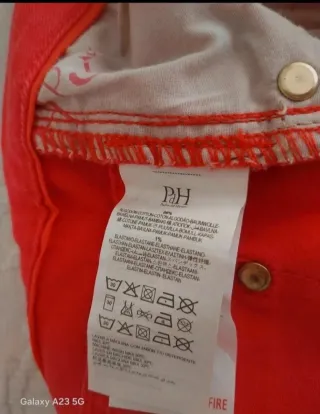 Pantalón vaquero recto Pedro del Hierro rojo