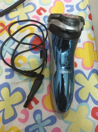 Máquina de afeitar SweetLF azul y plateada
