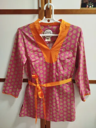 Camisa Almatrichi lunares naranja y rosa