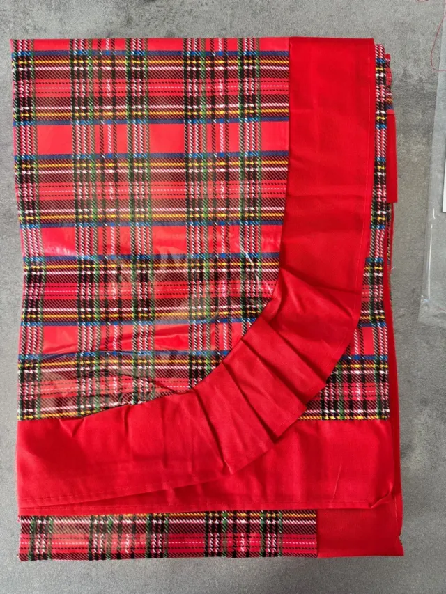 Tovaglia Natale fantasia tessuto e plastica