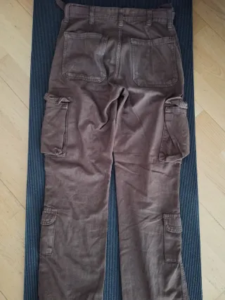 Lote 2 pantalones cargo marrones chica T.32