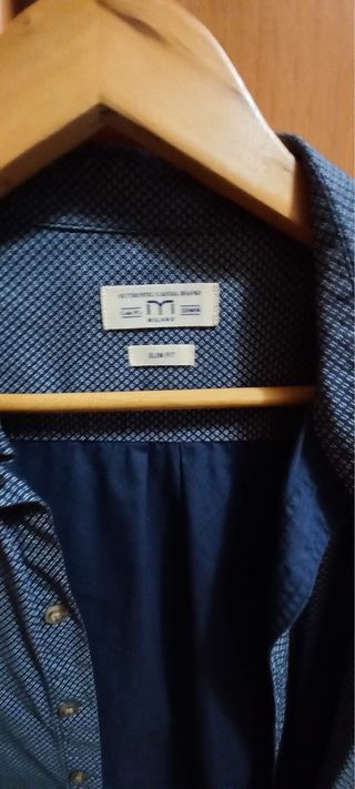 Camisa azul slim fit con estampado