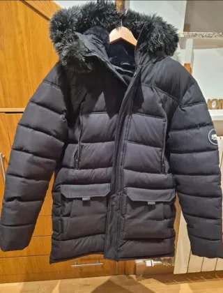 Abrigo Supply&Demand talla L, como nuevo.