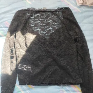 Top encaje negro manga larga