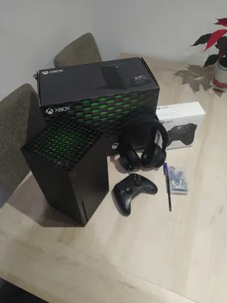 Xbox Series X + Mando + Cascos+ piezas recambio