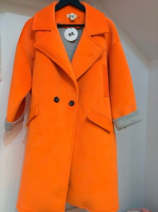 Abrigo oversize neopreno naranja talla única