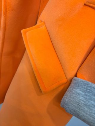 Abrigo oversize neopreno naranja talla única