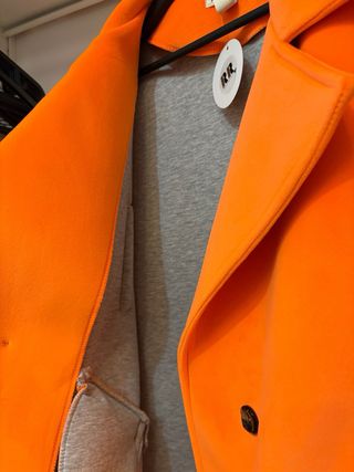 Abrigo oversize neopreno naranja talla única