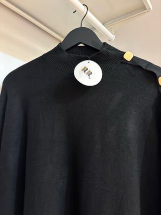 Jersey oversize negro botones manga