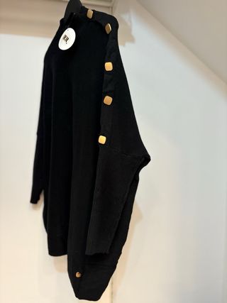 Jersey oversize negro botones manga