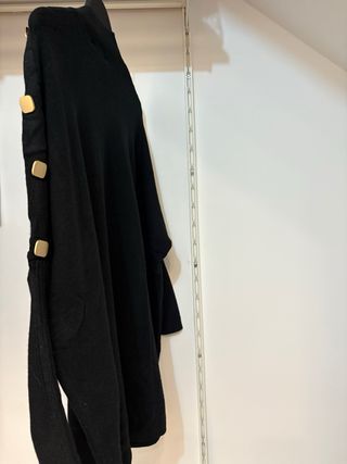 Jersey oversize negro botones manga