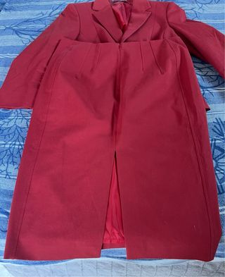 Completo giacca e gonna rossa