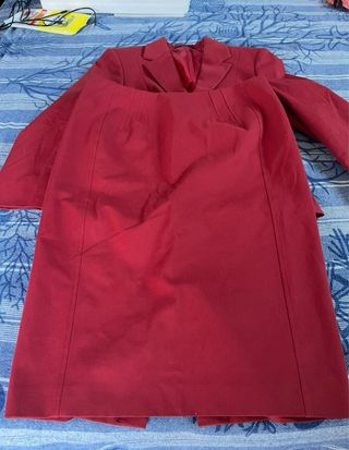 Completo giacca e gonna rossa