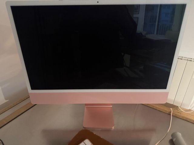 iMac Apple M3 8GB 256GB Rojo