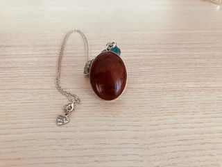 Collana con ciondolo in argento e ossidiana rossa