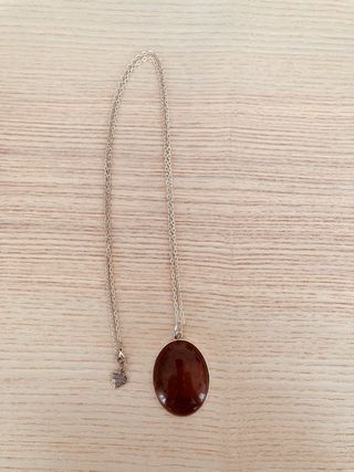 Collana con ciondolo in argento e ossidiana rossa