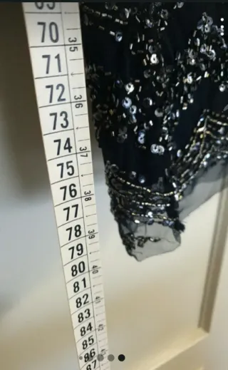 Vestido fiesta lentejuelas azul marino puesto una