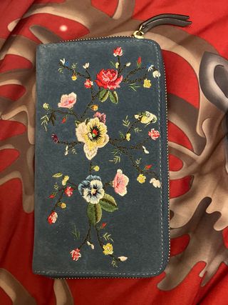 Cartera de mujer bordada floral