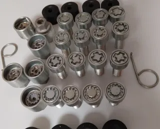 Se vende tornillos antirrobo VW GOLF MK7 AUDI SEAT