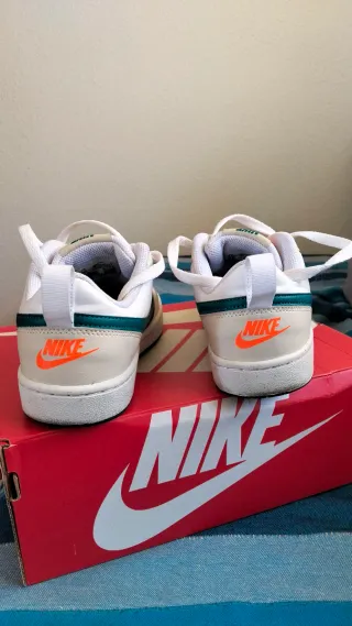 Nike Unisex Scarpe Bianche e Teal