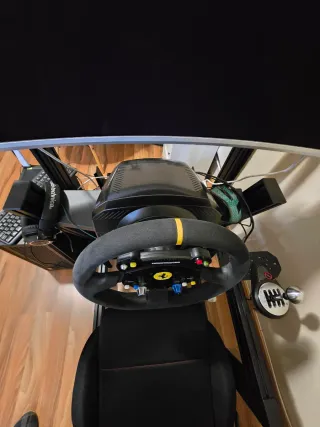 Volante thrustmaster ts-pc y pedalera T3PA