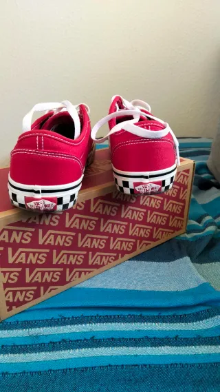 Vans rosse