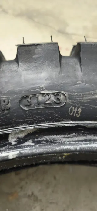 Pareja Neumáticos TKC 80