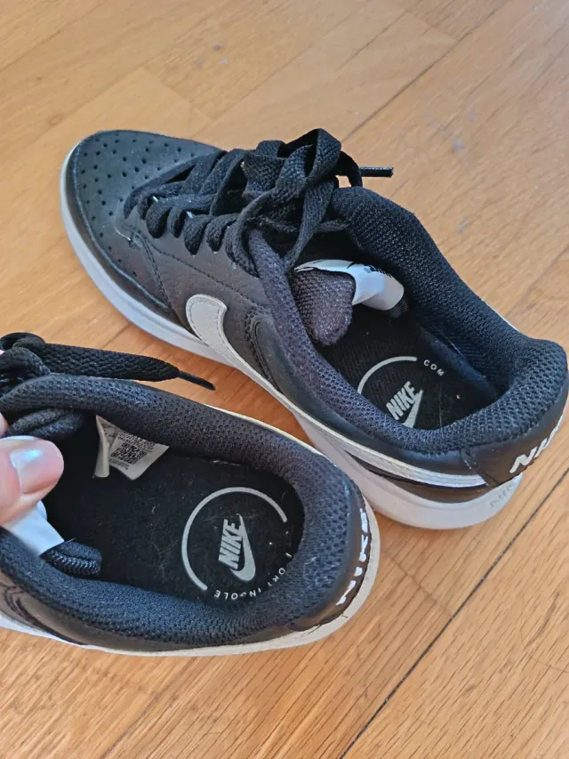 Zapatillas Nike Negras y Blancas