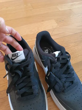 Zapatillas Nike Negras y Blancas