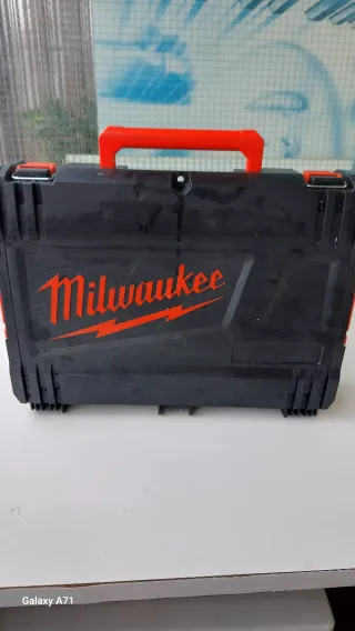 Cassetta per rivettatrice Milwaukee