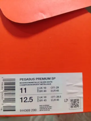 Zapatilla Nike Mujer Beige/Oro