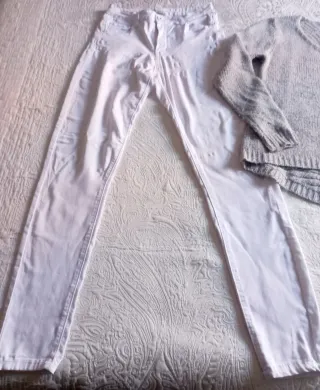 Pantalón blanco y jersey gris mujer T.38