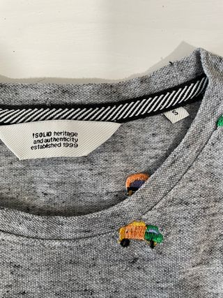 Camiseta gris bordada Talla S