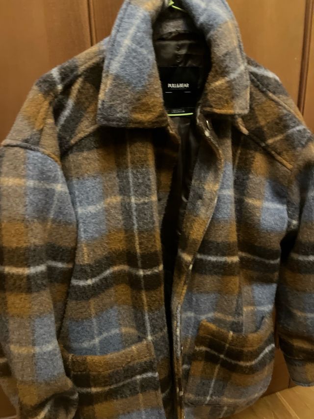 Chaquetón cuadros Pull&Bear Talla M