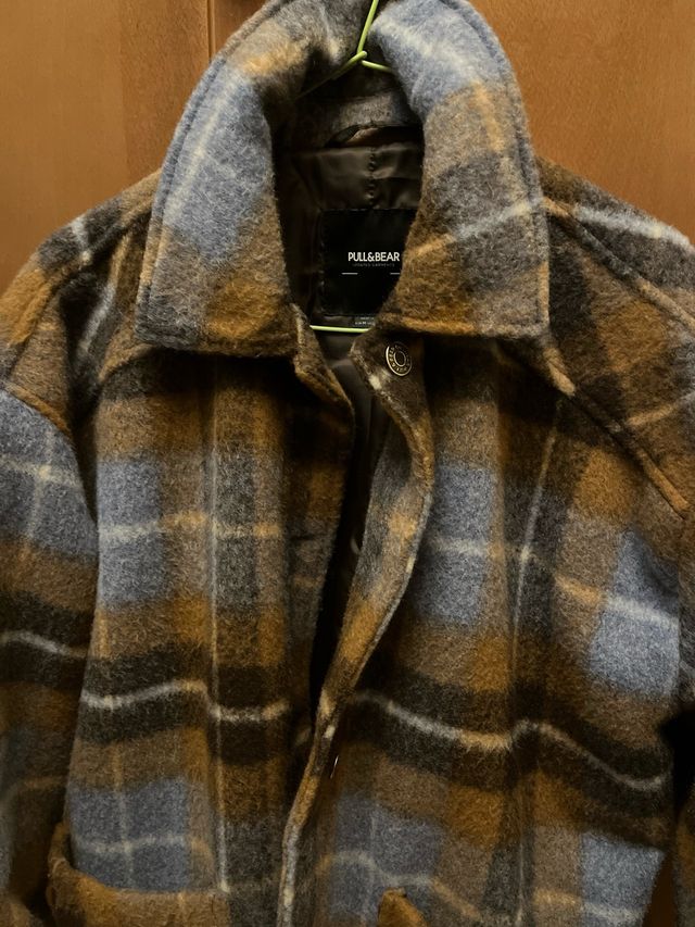 Chaquetón cuadros Pull&Bear Talla M