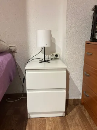 Comodini bianchi + piccole lampade